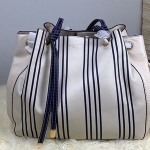 SUPER RARE - MUST HAVE!!! Large Tory Burch Tote